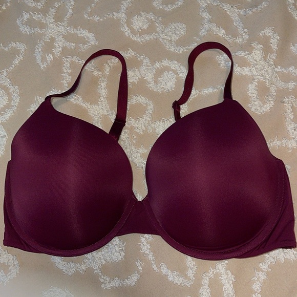 Victoria's Secret Other - VICTORIA SECRET 38DD BRA